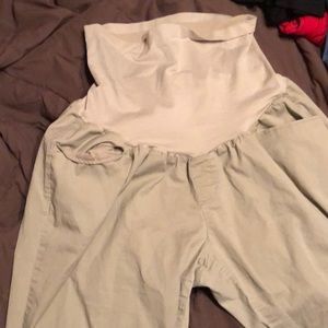 Maternity capri pants